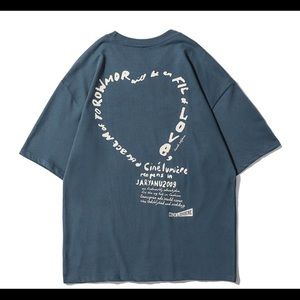 T shirts the item almost  like new 😔